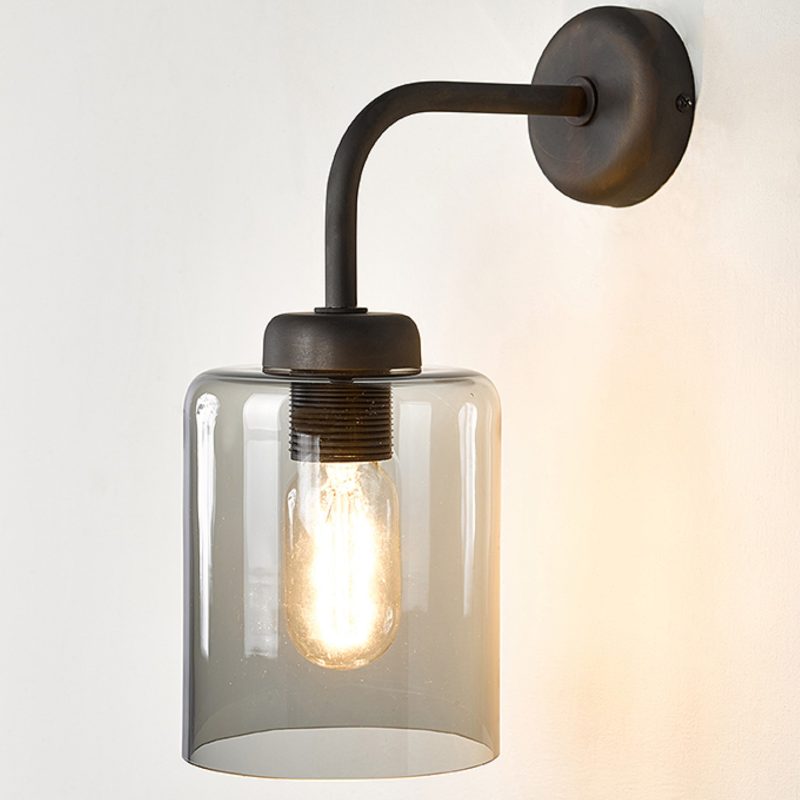 Applique rustique avec verre fumé