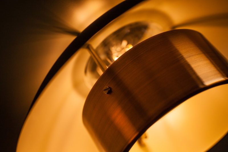 Lampe pendante noire avec cuivre - Image 3