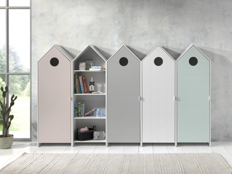 Casami lot avec 5 armoires: 4 armoires avec des portes en blanc, rose, gris et menthe en 1 armoire sans porte.