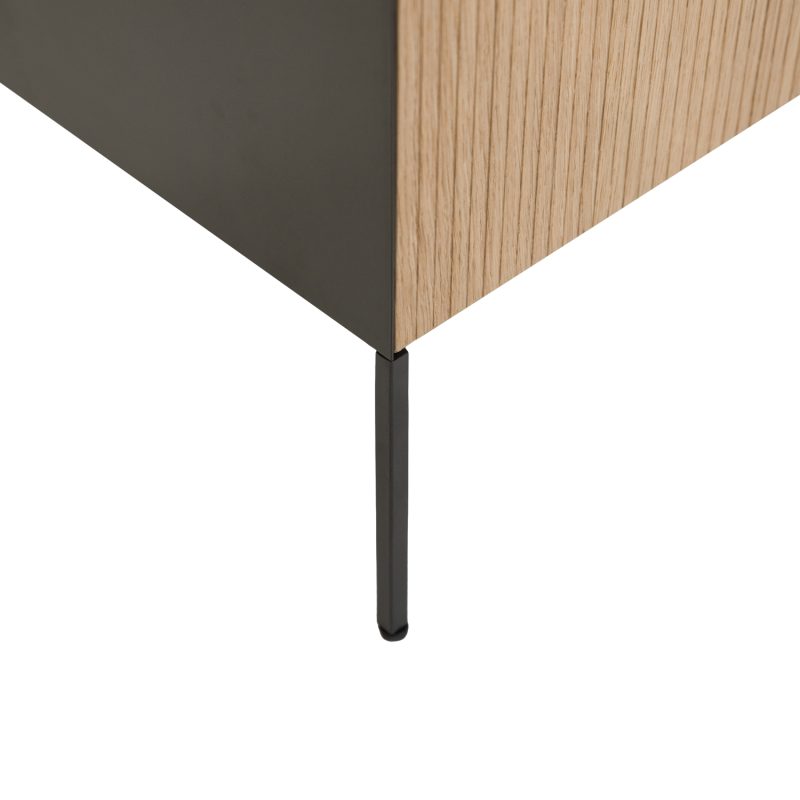 Armoire élégante et contemporaine : chêne avec un profil aux lignes épurées et une finition en métal. - Image 4